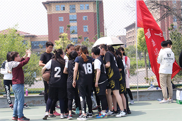 恭祝永利官网于太原理工大学女子篮球赛中首战告捷 恭祝永利官网于太原理工大学女子篮球赛中首战告捷